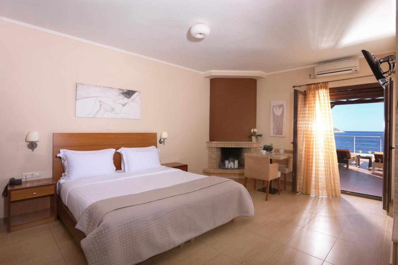Faros Luxury Suites Marathopoli Exteriér fotografie