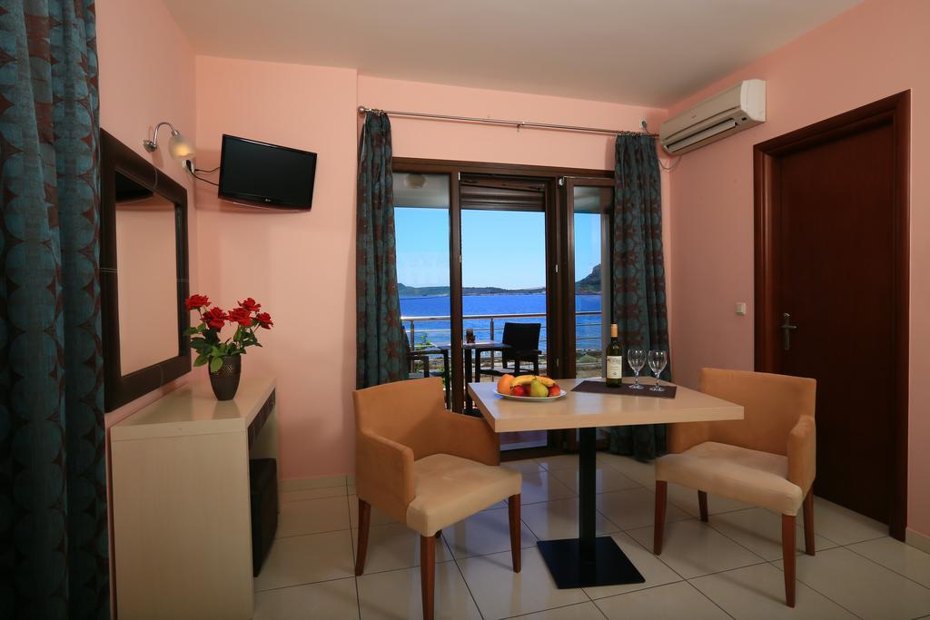 Faros Luxury Suites Marathopoli Exteriér fotografie