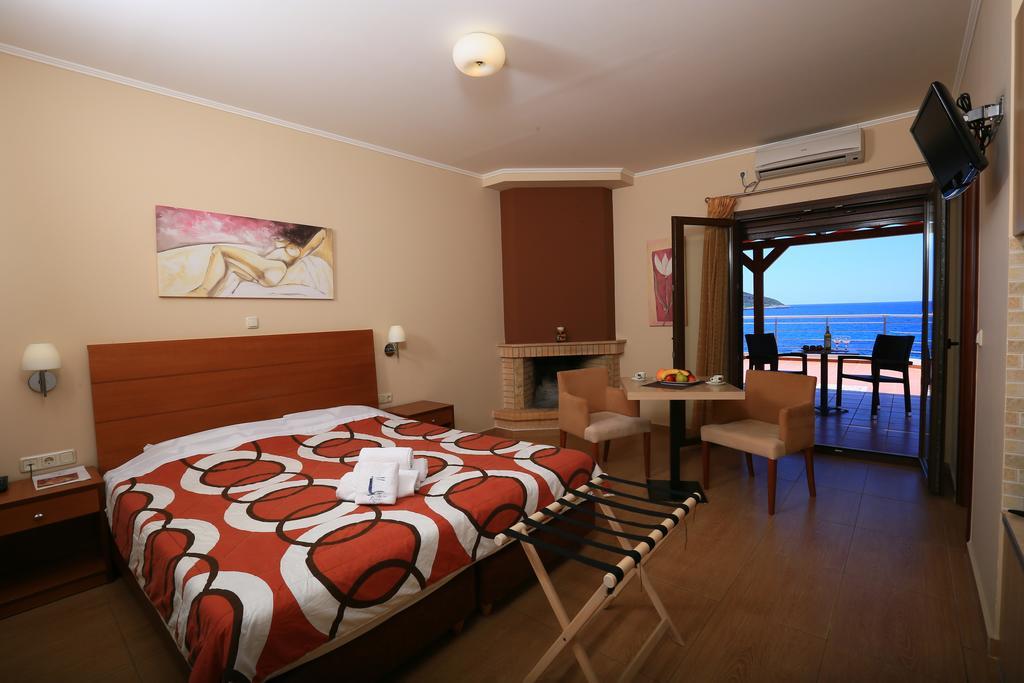 Faros Luxury Suites Marathopoli Exteriér fotografie