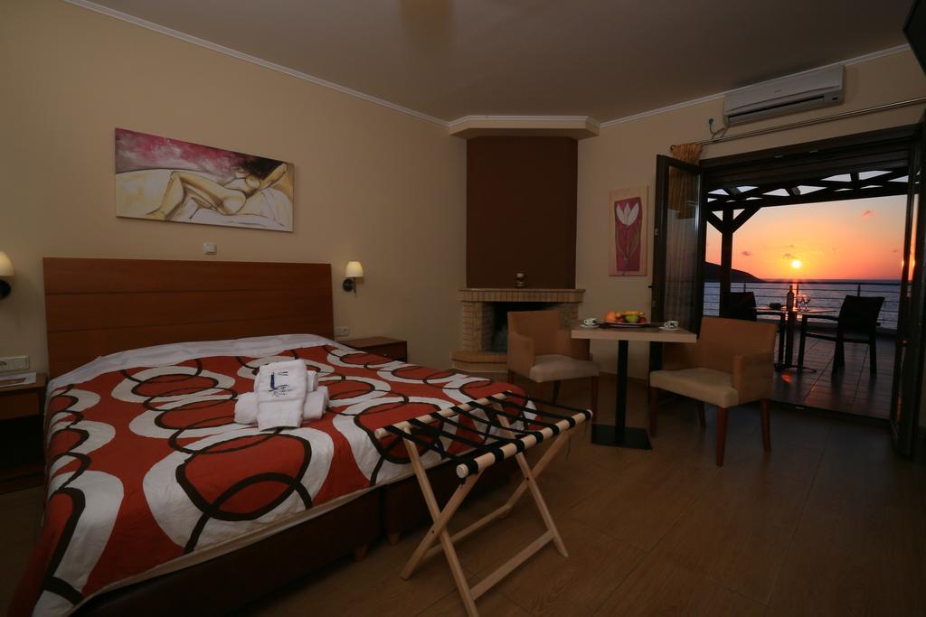 Faros Luxury Suites Marathopoli Exteriér fotografie