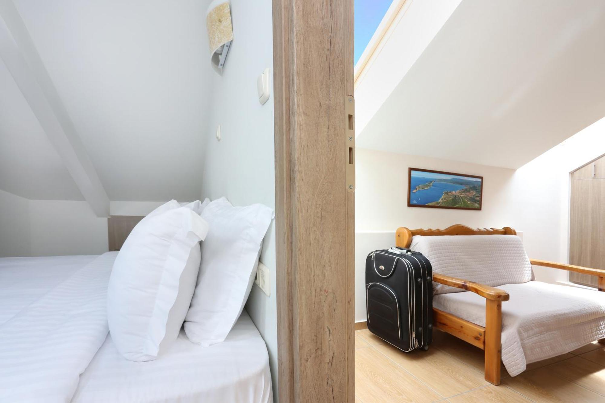 Faros Luxury Suites Marathopoli Exteriér fotografie