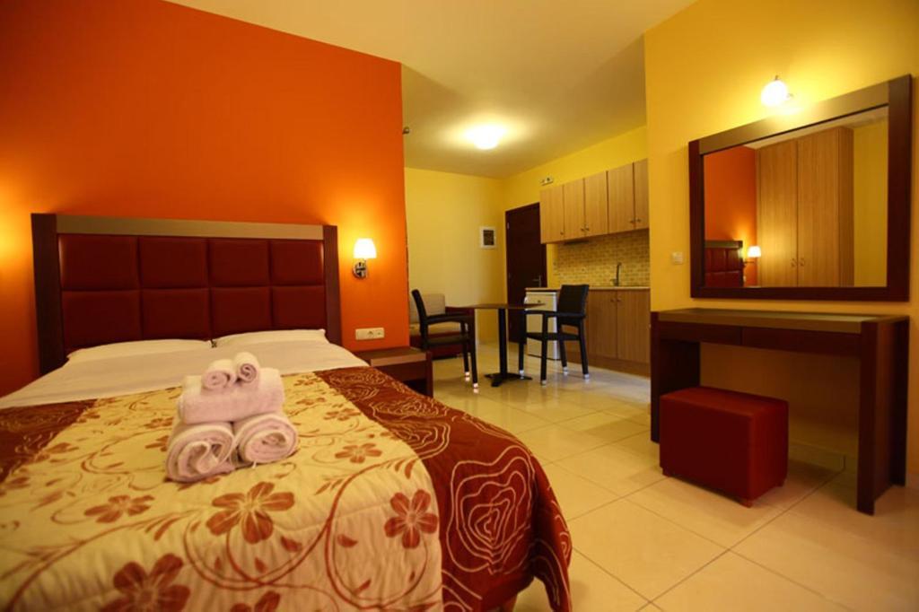 Faros Luxury Suites Marathopoli Pokoj fotografie