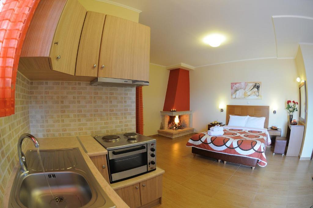 Faros Luxury Suites Marathopoli Pokoj fotografie